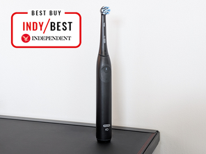 Oral-B iO2 with best buy logo